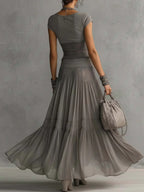 Adriana Conjunto de Top Gris de Encaje Transparente y Falda Maxi Plisada