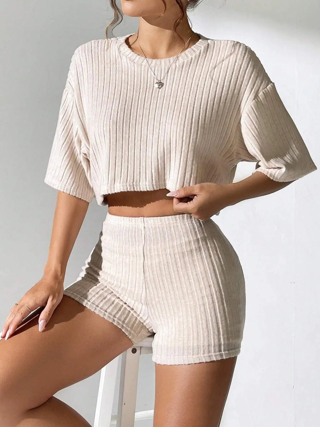 Conjunto de salón acanalado esculpido