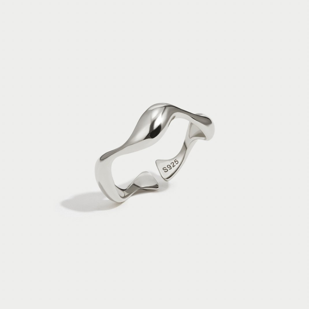 Anillo de olas plateado