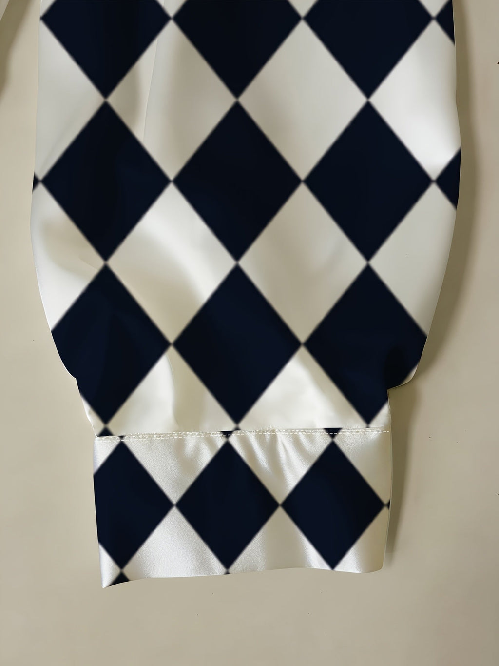 Blusa de satén «Harlequin»