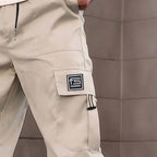 Pantalón cargo recto multibolsillos para hombre