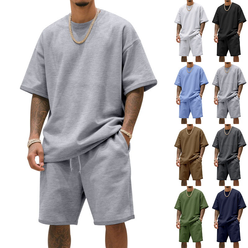 Conjunto informal para hombre de camiseta y short