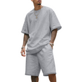 Conjunto informal para hombre de camiseta y short