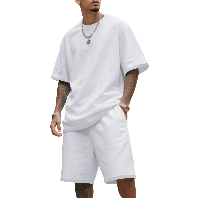 Conjunto informal para hombre de camiseta y short